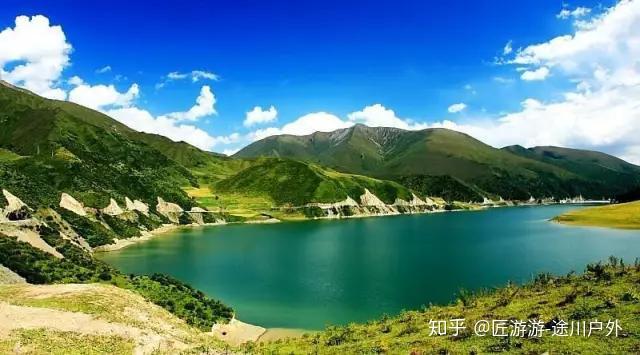 青海草原情深,演员舞台上演绎大美青海